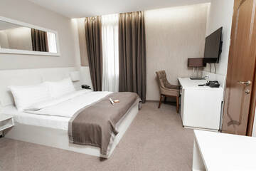 Стандартный номер с мансардным окном в Гостинице Премьер